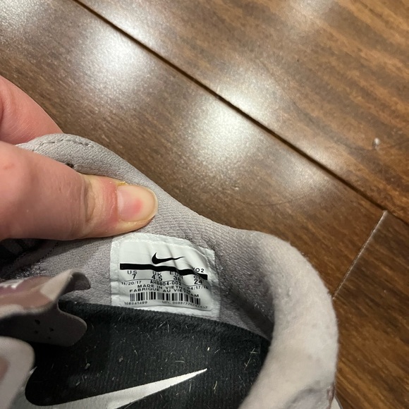 Nike Running Shoes - Picture 5 of 5